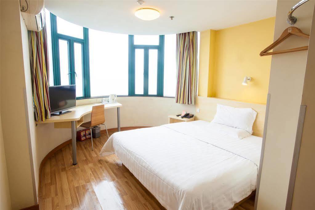 7 Days Inn Shanghai Xujiahui Caobao Road Subway Station Branch Thượng Hải Ngoại thất bức ảnh