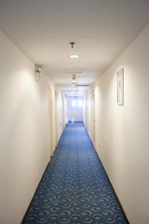 7 Days Inn Shanghai Xujiahui Caobao Road Subway Station Branch Thượng Hải Ngoại thất bức ảnh